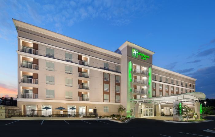 Holiday Inn & Suites ARDEN - ASHEVILLE AIRPORT by IHG