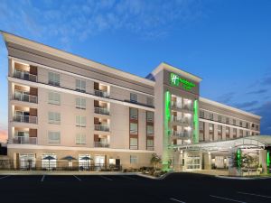 Holiday Inn & Suites Arden - Asheville Airport