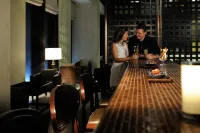 Southern Sun Abu Dhabi - Bares