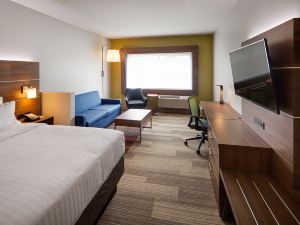 Holiday Inn Express & Suites Terrace