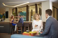 Holiday Inn Express Adelaide City centre by IHG - ที่มีบาร์