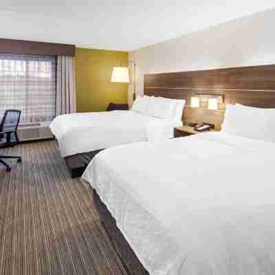 Holiday Inn Express & Suites Providence-Woonsocket Rooms