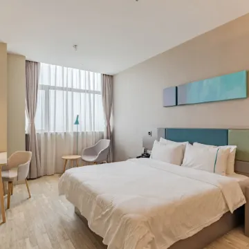 Homeinn Selected Hotel (Guangde Aimin Road Government District)