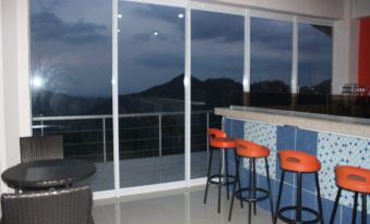 Pineridge Bucari Mountain Resort - Housity
