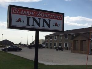 Clarion Hometown Inn