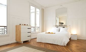 Notre Dame - Sorbonne Area Apartment