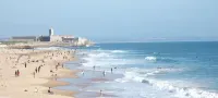 Help Yourself Hostels - Parede Hotels in Carcavelos