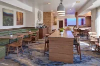 Fairfield Inn Kalamazoo West - parking