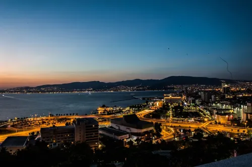 Büyük Konak İzmir - Mountain view
