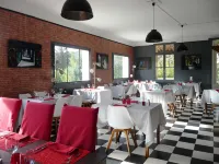 Hôtel Restaurant Le Colombier Hotel di Vers-Pont-du-Gard