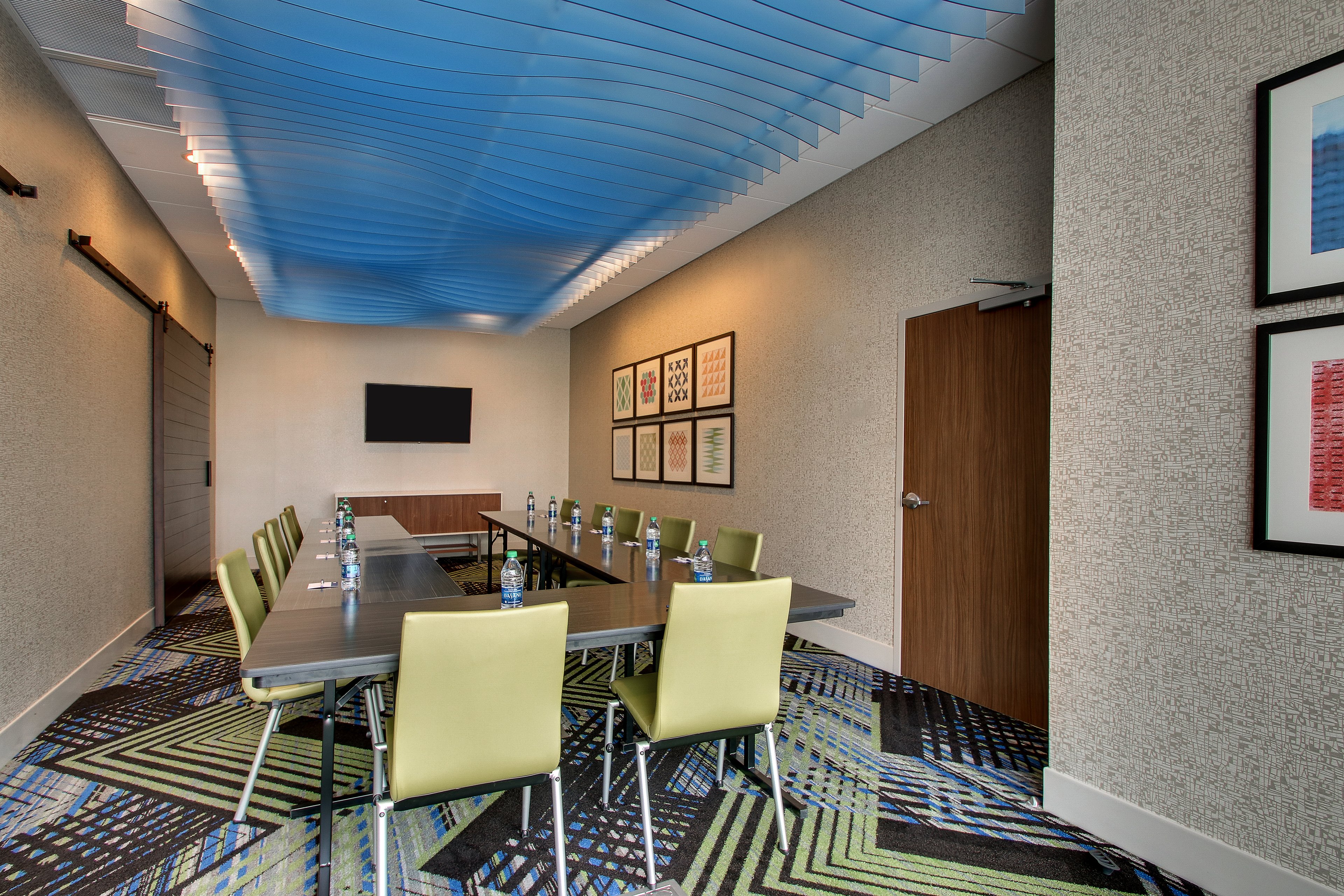 Holiday Inn Express & Suites Findlay North, an Ihg Hotel