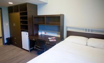 Queen's University - David C. Smith House - Campus Accommodation - Housity