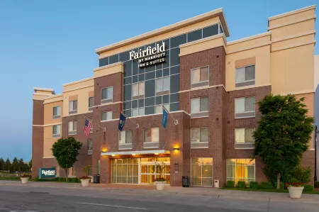 Fairfield Inn & Suites Wichita Downtown Отели рядом с достопримечательностью «The Keeper of the Plains»