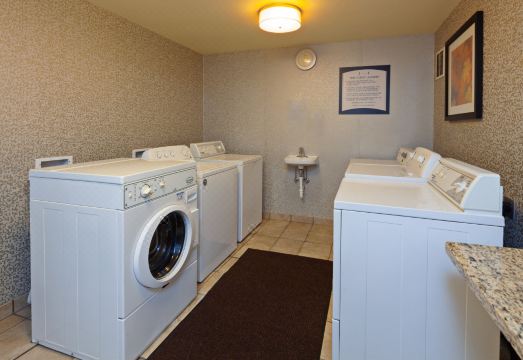 스테이브리지 스위트 페어필드의 주방 시설이 완비된 스위트룸