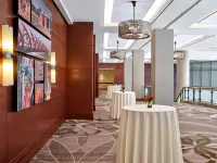 Sheraton Suites Calgary Eau Claire Hotels in Calgary