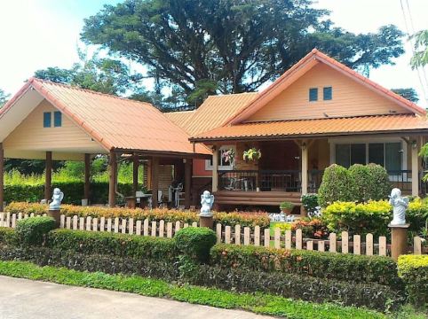 ขวัญดรุณีรีสอร์ท