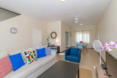Hospitality Expert CB2 - Apartments