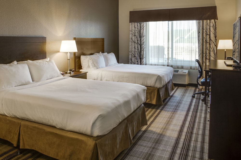 Holiday Inn Express & Suites Nevada, an Ihg Hotel