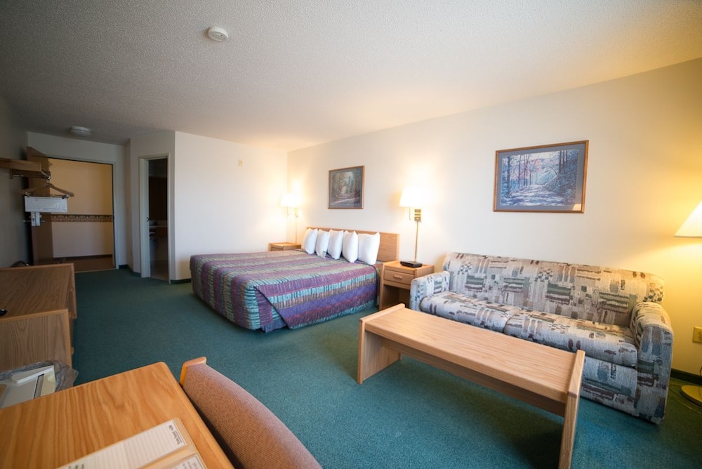 River Valley Inn & Suites