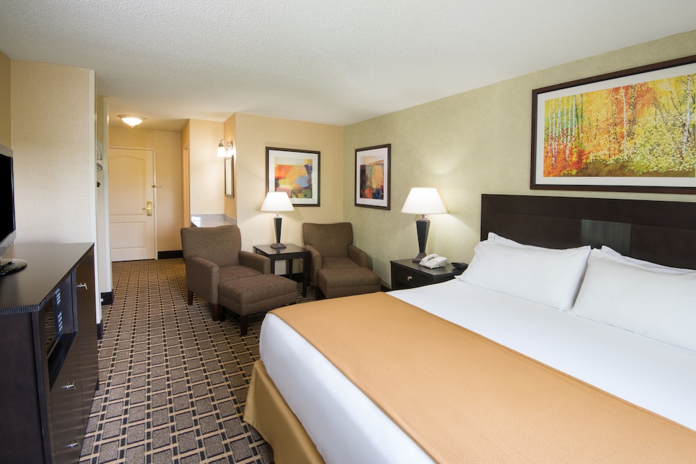 Holiday Inn Express & Suites Sharon-Hermitage, an Ihg Hotel