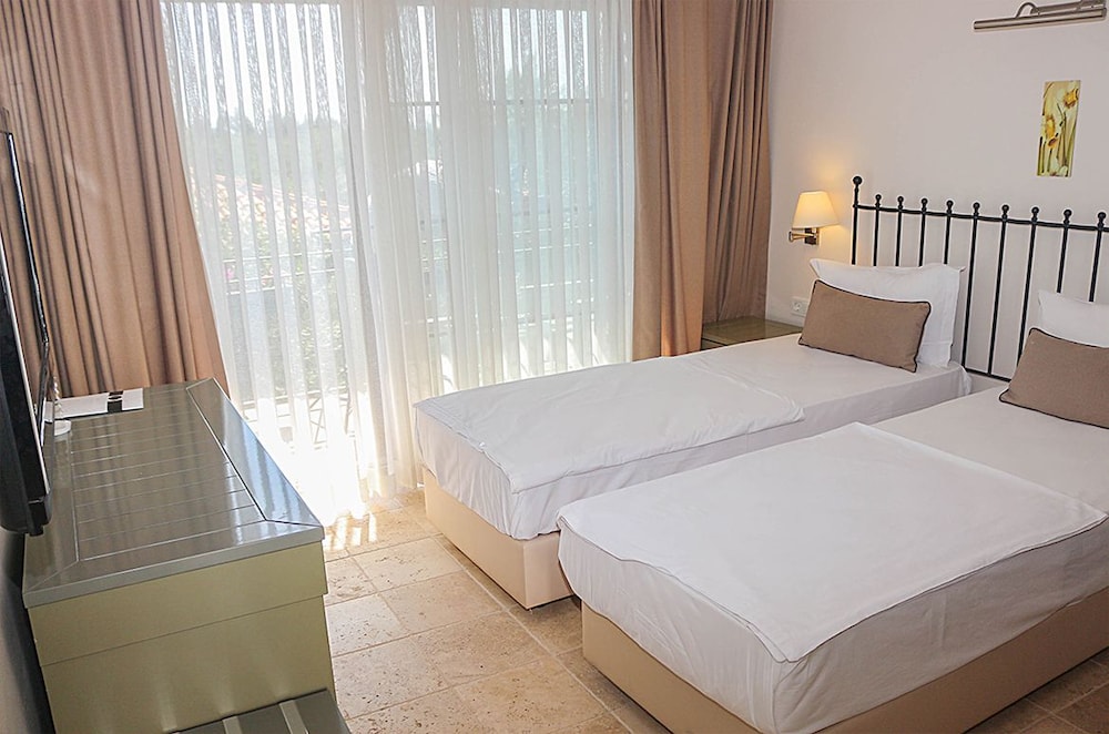 Assos Oleas Hotel