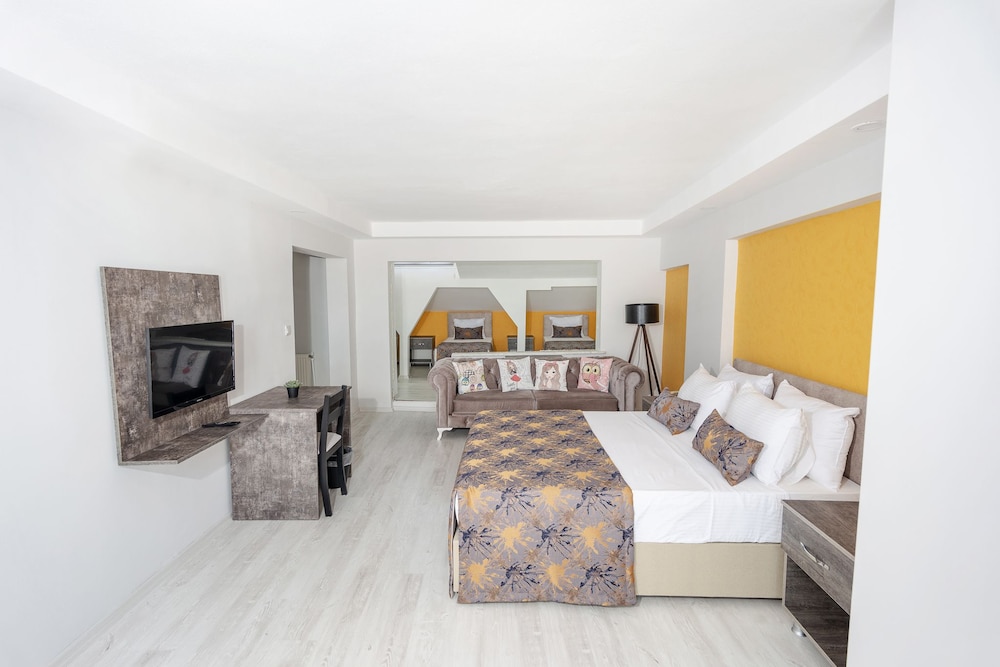 The Breeze Hotel
