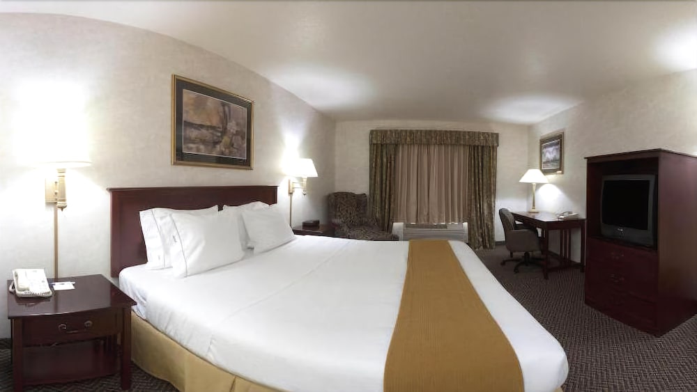 Holiday Inn Express Hotel & Suites Fort Atkinson, an Ihg Hotel