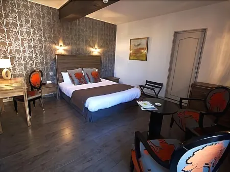 Logis Hotel Restaurant Nougier Отели в г. Сен-Морис-ла-Сутеррен