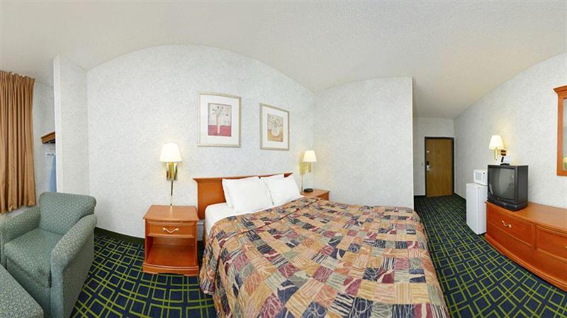 Days Inn by Wyndham Topeka