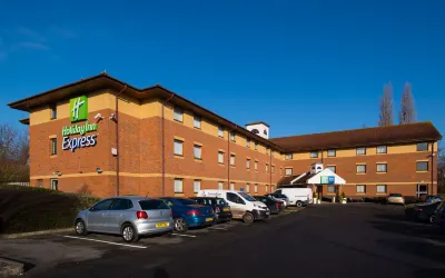 Holiday Inn Express Taunton East Hotels near Taunton Railway Station