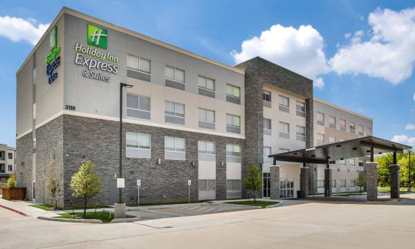Holiday Inn Express & Suites Denton South by IHG