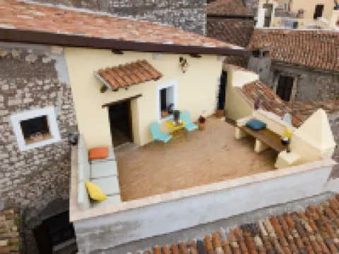 極光中世紀別墅酒店