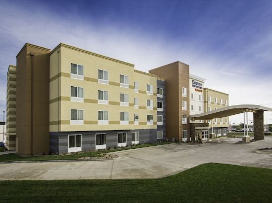 marriott hotels in hutchinson ks