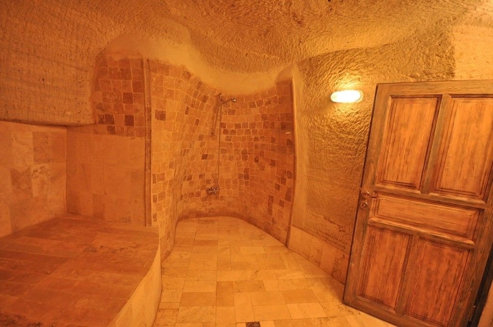 Kayatas Cave Suites