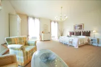 Les Carmes and Spa Hotels in Le Thor