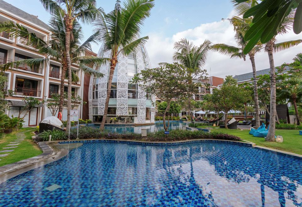 4. 골든 튤립 지넹..