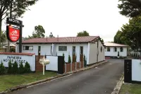 Papakura Motor Lodge and Motel Hotels near Te Mahia