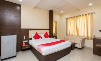 OYO 24253 Hotel Avirat Inn