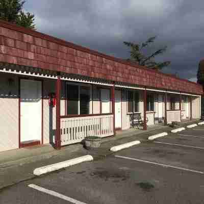 Tyee Restaurant and Motel Hotel Exterior