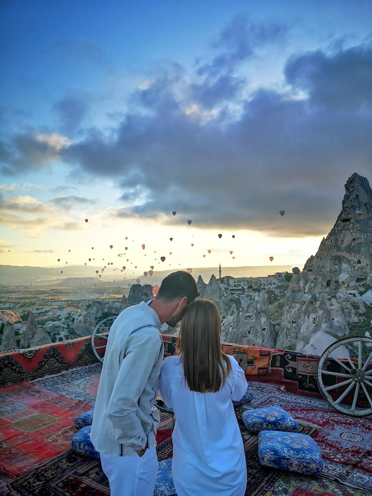 Hermes Cave Hotel