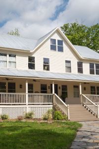 new paltz hotels with pool