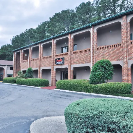Country Hearth Inn & Suites Marietta