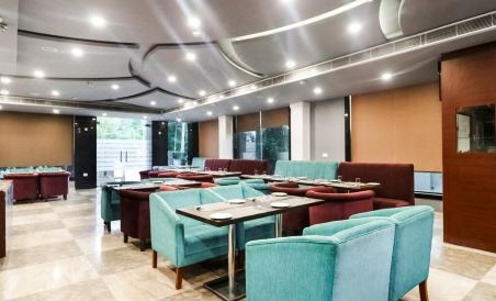 La Silver Leaf Hotel - Housity