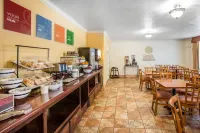 Comfort Inn & Suites Visalia - Sequoia Hotel dekat Fresno Pacific University Visalia Campus