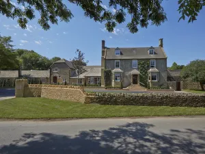 Dormy House Hotel