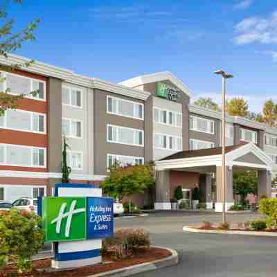 Holiday Inn Express & Suites Marysville Hotel Exterior