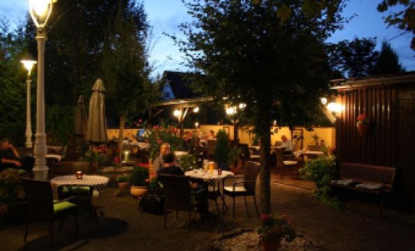 Hotel & Weinhaus Zum Schwarzen Bären