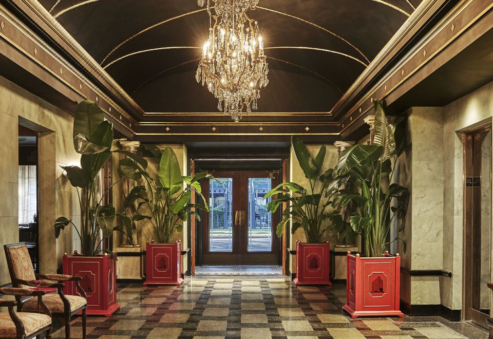 Pontchartrain Hotel St. Charles Avenue Over view