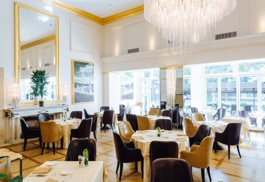 더 웨스틴 엑셀시오 롬의 실내 수영장