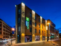Holiday Inn Express DERRY - LONDONDERRY by IHG Hôtels à proximité de : The Guildhall